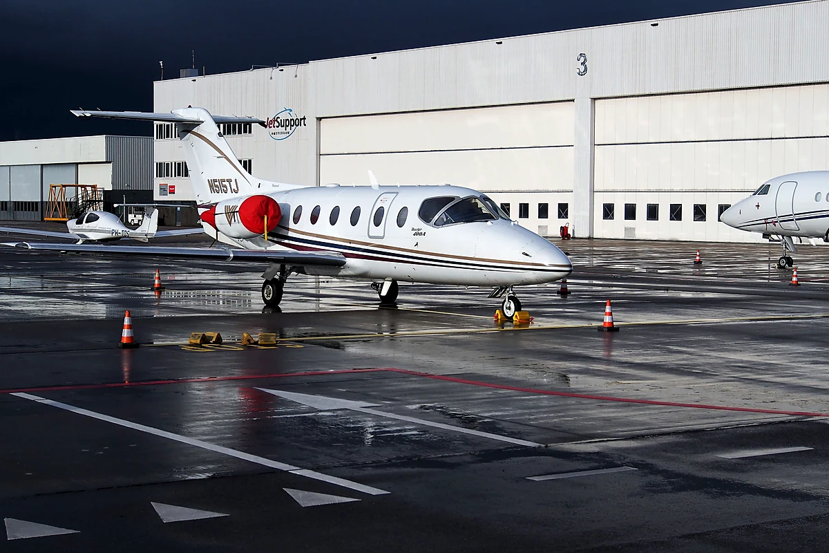 Hawker 400XP